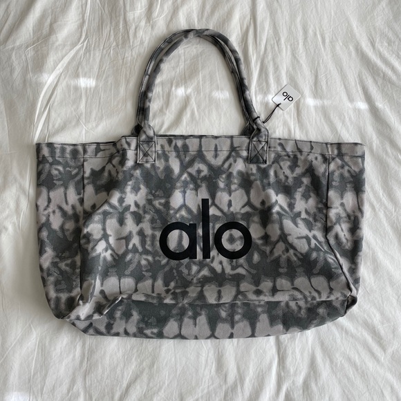 ALO | Shopper Tote - Picture 2 of 6